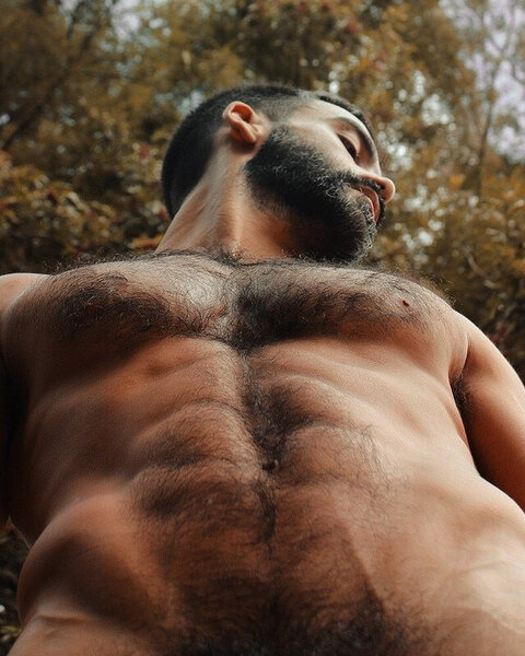 Beard-Furry-View From the Knees