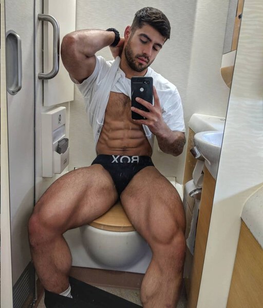 Dan Tai-Selfie-Emirates Airline Toilet-Black Box Brief