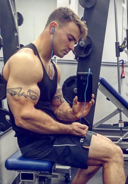 Blondish-Selfie-In Gym-Sexy Arms