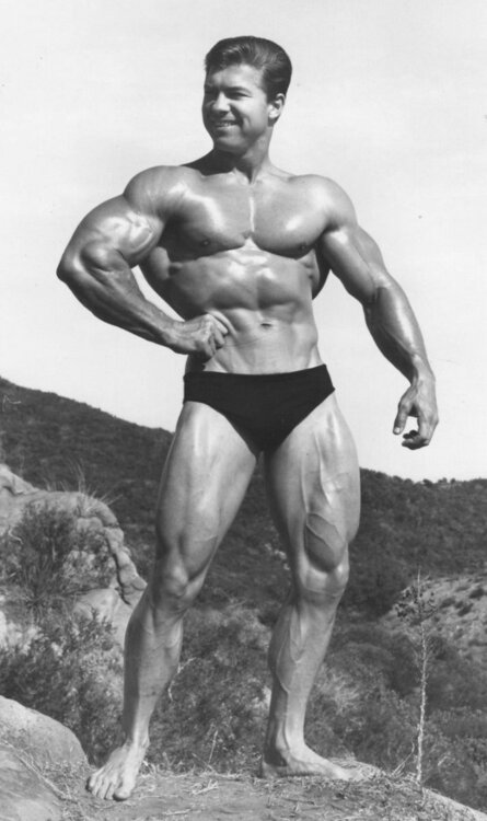 Bodybuilder_Larry_Scott.jpg