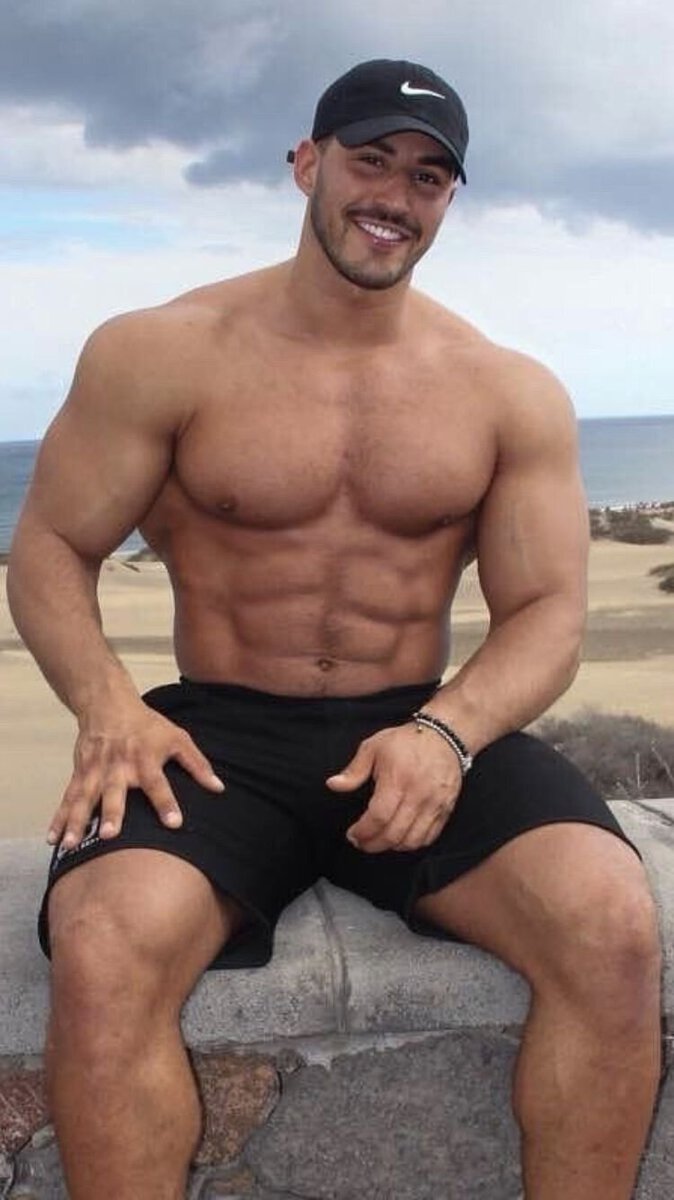 Killer Smile-Scruff Beard-Nike Cap-Works for Me