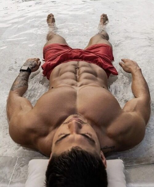 Big smooth muscle - killer abs - tatts