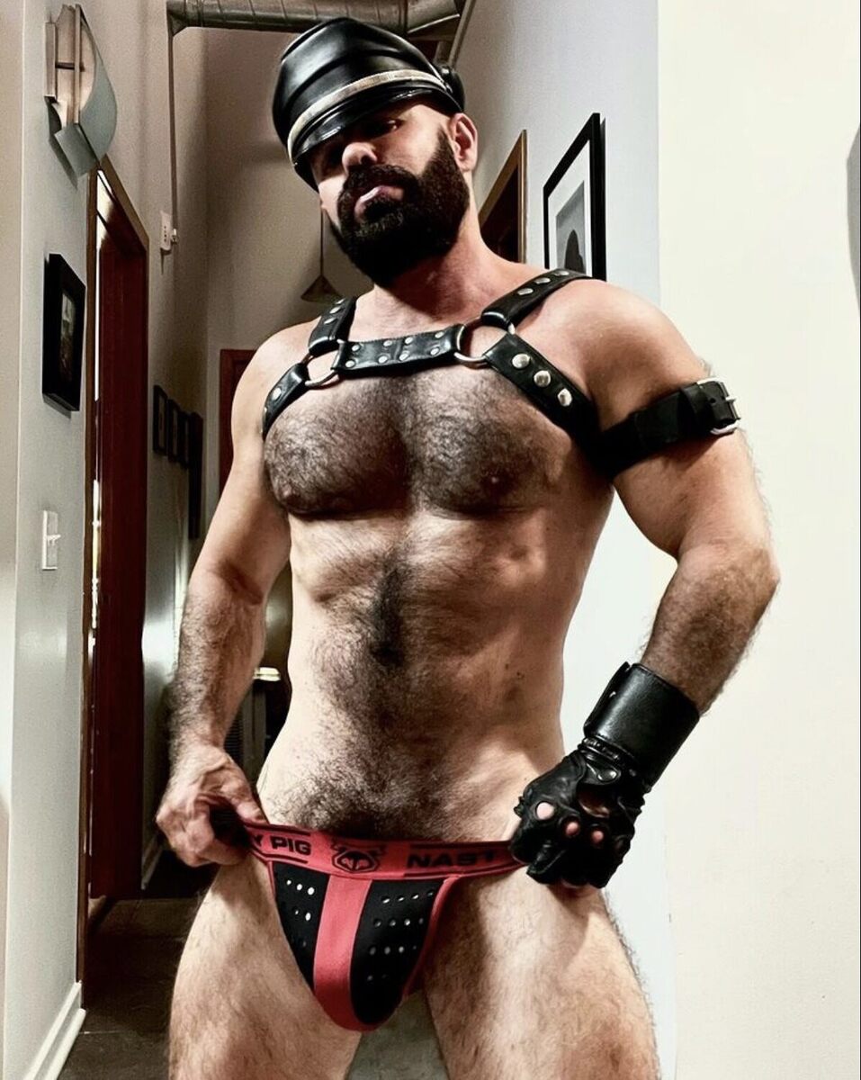 A Peek At His Pubes