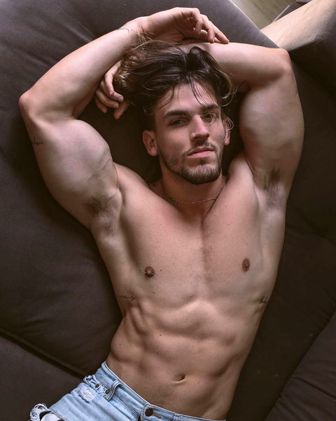 Hot guy-beard-pits - smooth muscle - nip piercing