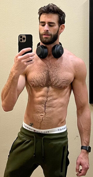 Selfie - bread - lean - hairy - happy trail