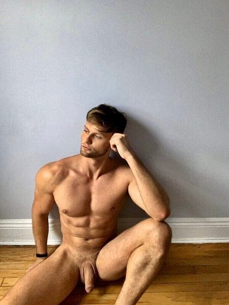 Smooth muscle - scruff beard - nice cock - I’m told he’s a grower