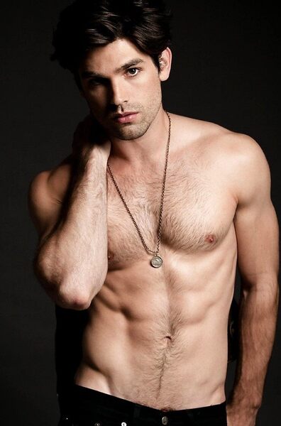Lean light hairy - scruff beard