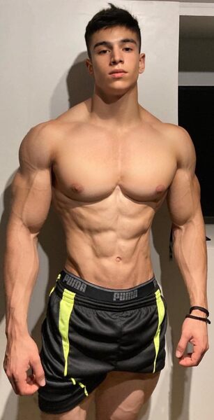 Big smooth muscle boy