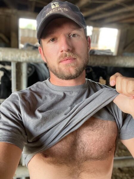 Good ol’ boy pecs