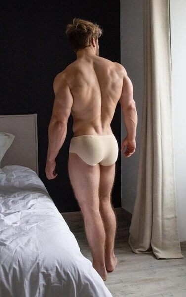 Too bad he’s shy.  I really  would like to checkout the flip side.