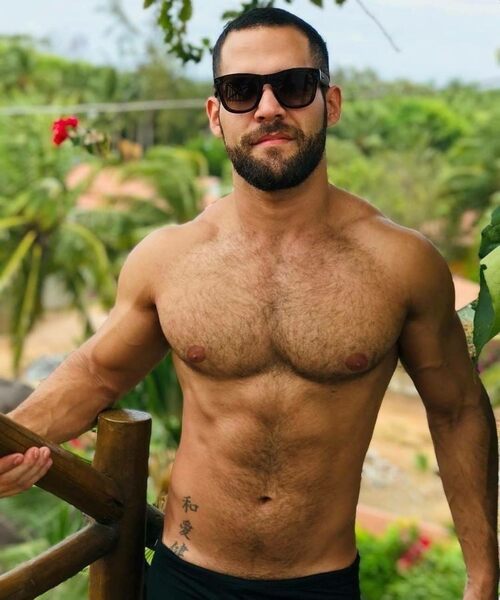 The cool sunglasses look