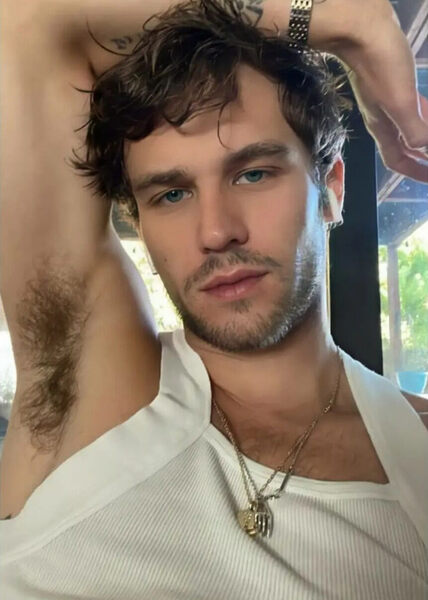 The scruff! The pits! But still the eyes say it all!