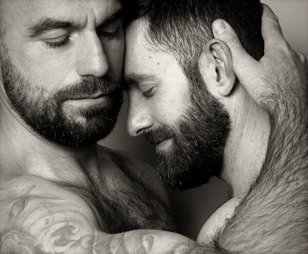 You can see the love even with their eyes closed.