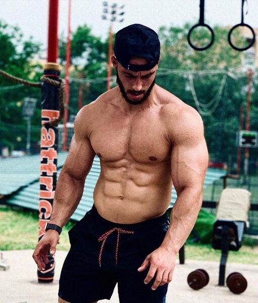 Outdoing gym guy