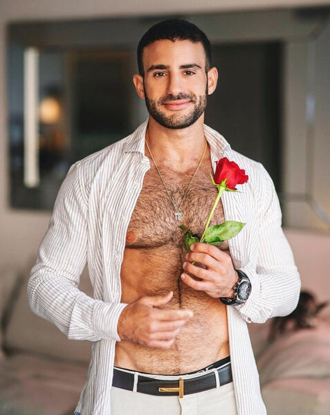 A red rose!  How sweet… Still you’re gonna have to do more than that if you want a piece of this….