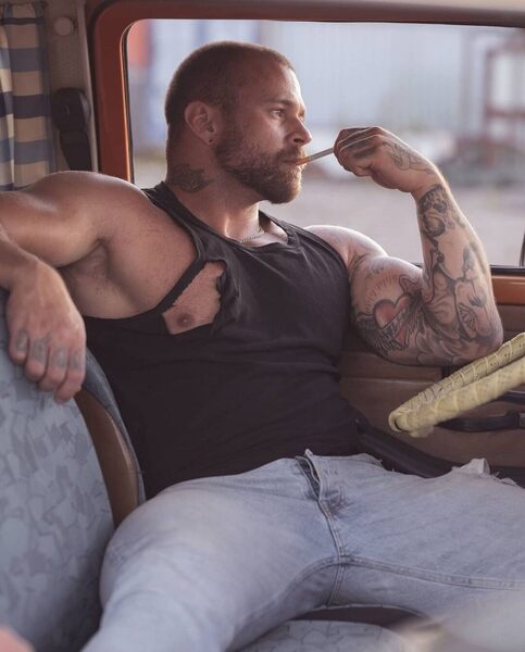 He needs to lose the cigarette, but that nip is sending good good vibes… plus the jeans are already unbuttoned.