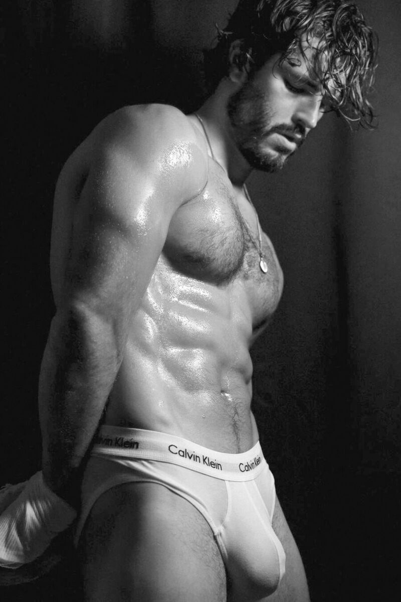 There be some nice low hangers in those Calvin’s!