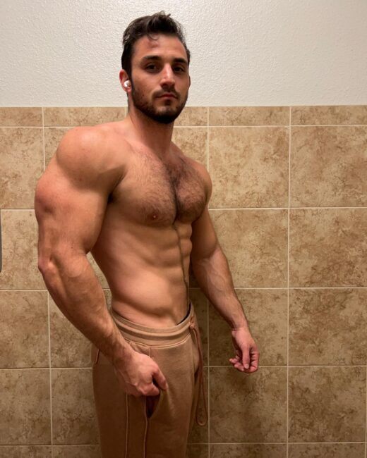The yummy Justin Howells