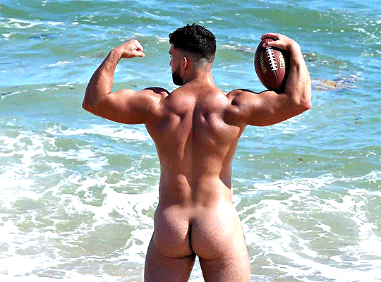 A reason to love football on the beach