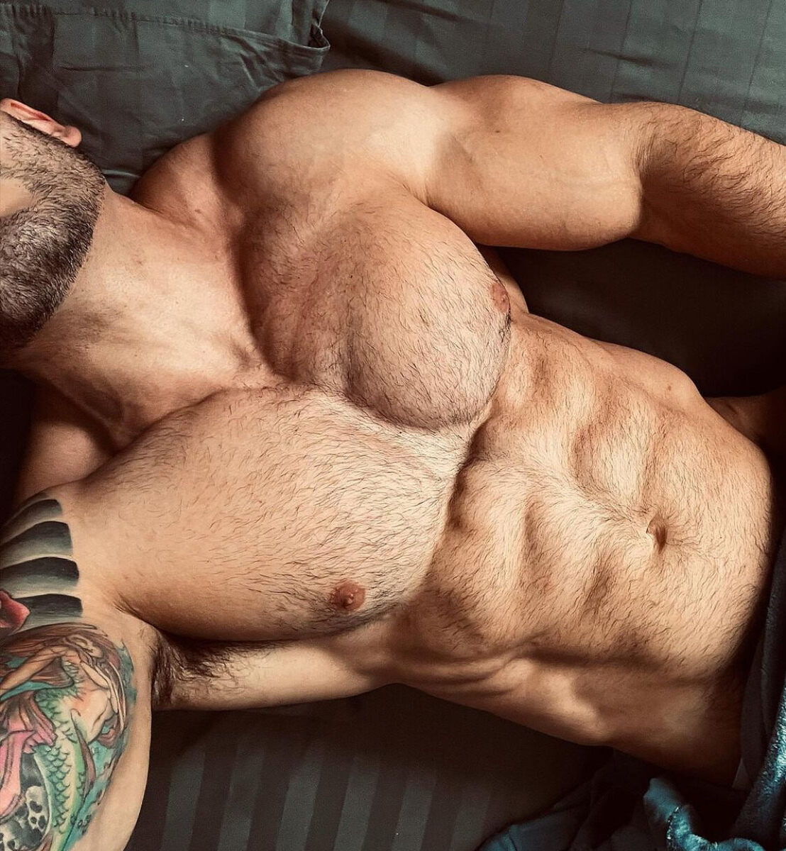 A torso that’s what not to like…