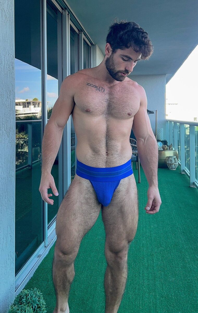 Nice thighs and more…