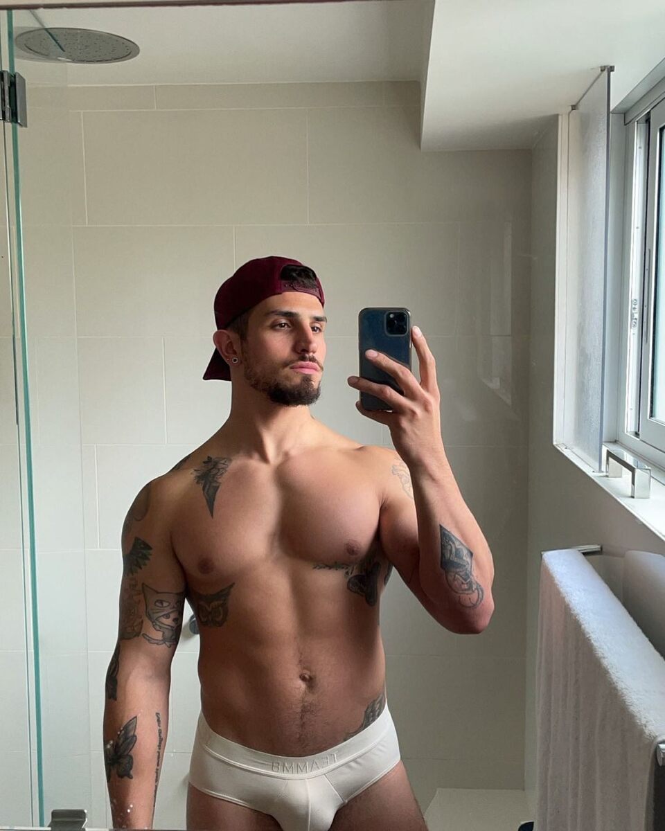 Yep!  White briefs with a health bulge does it every time!