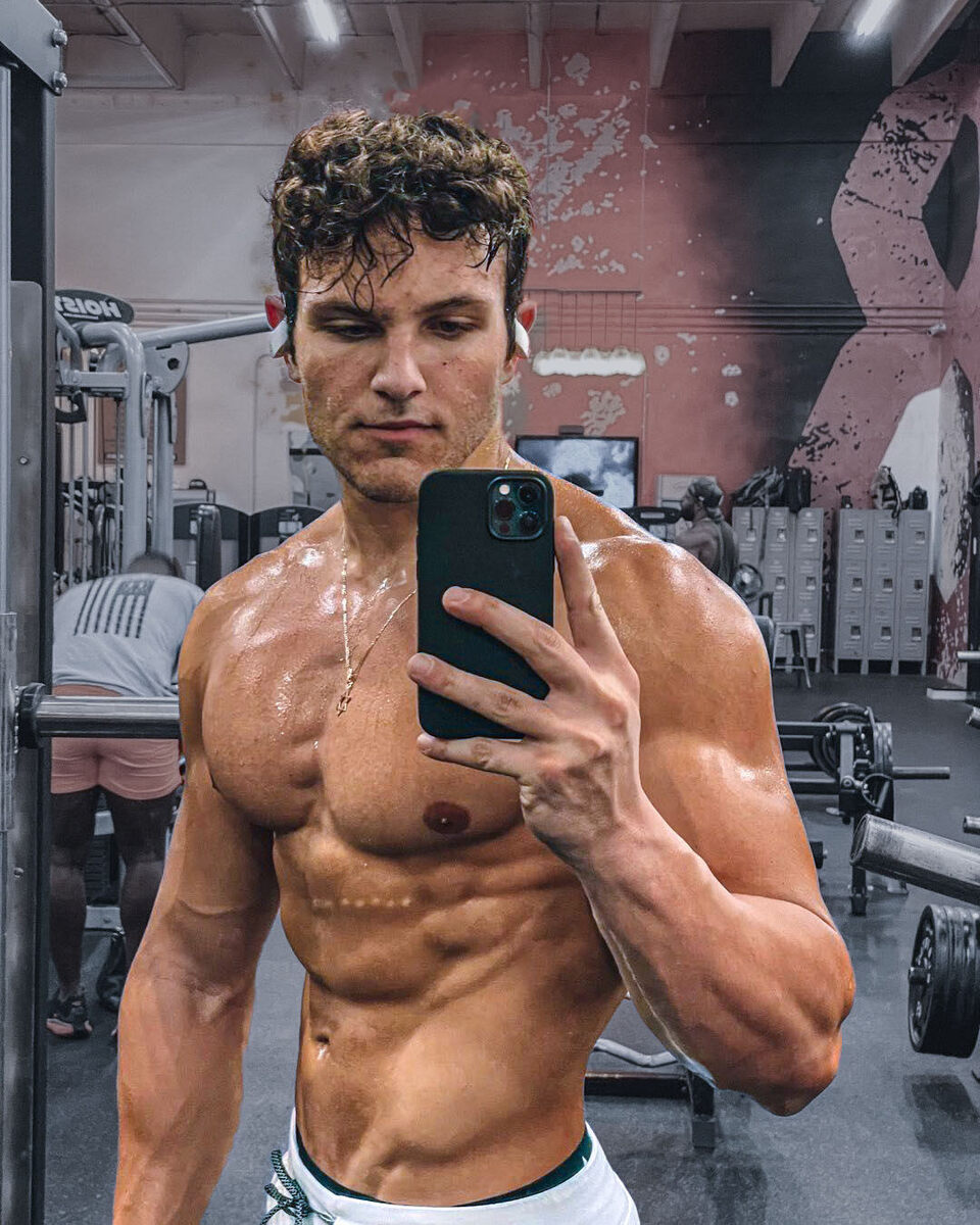 Gym rat selfie