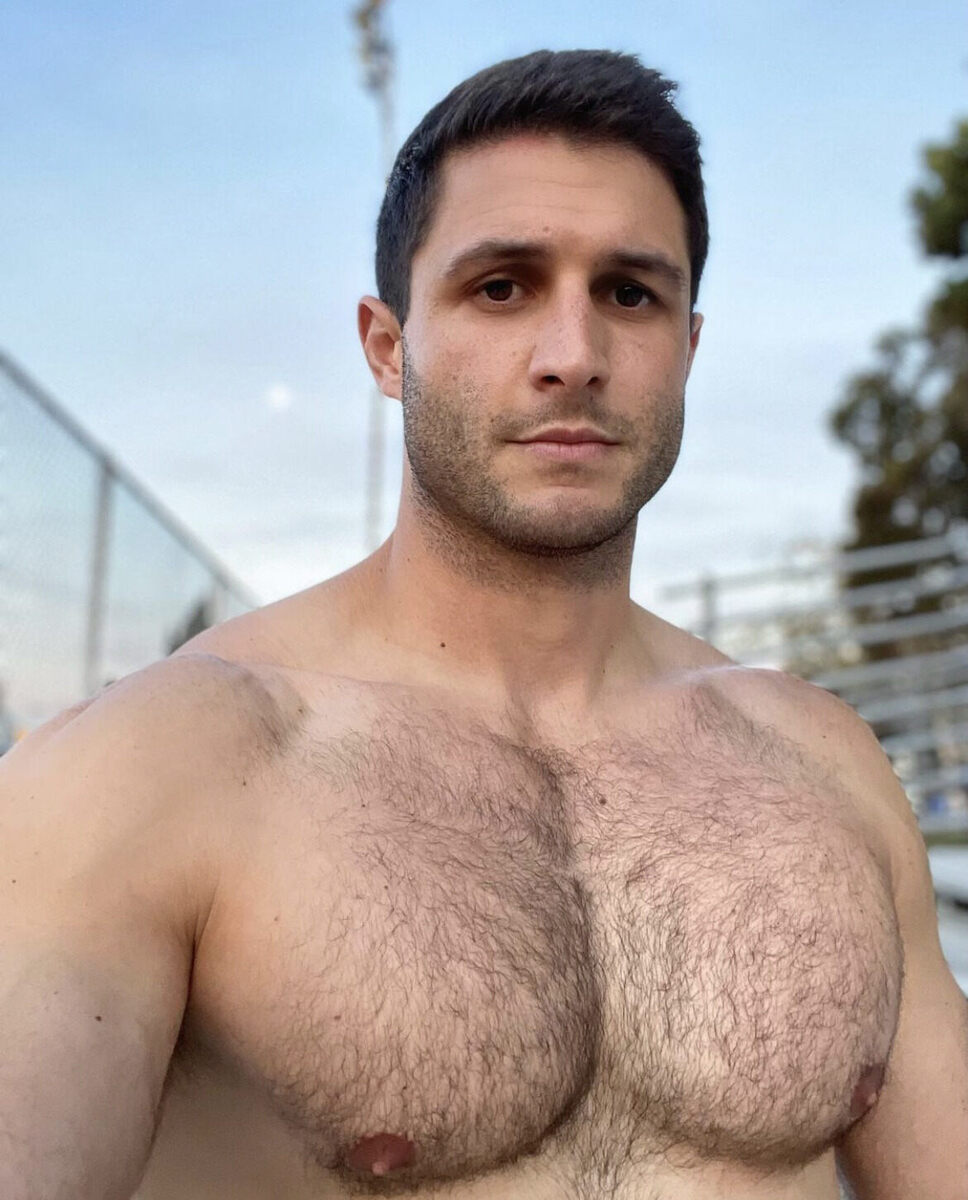 Which those pecs and nips I would take my chances without seeing more…
