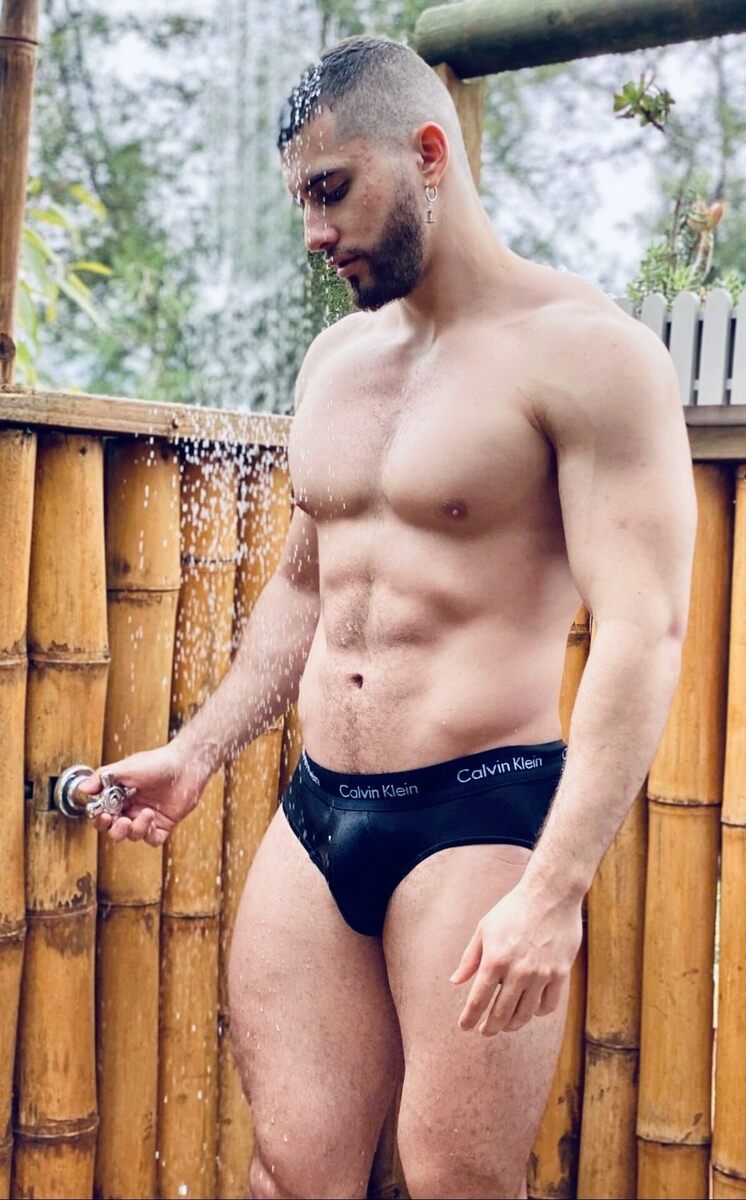 Tropical shower