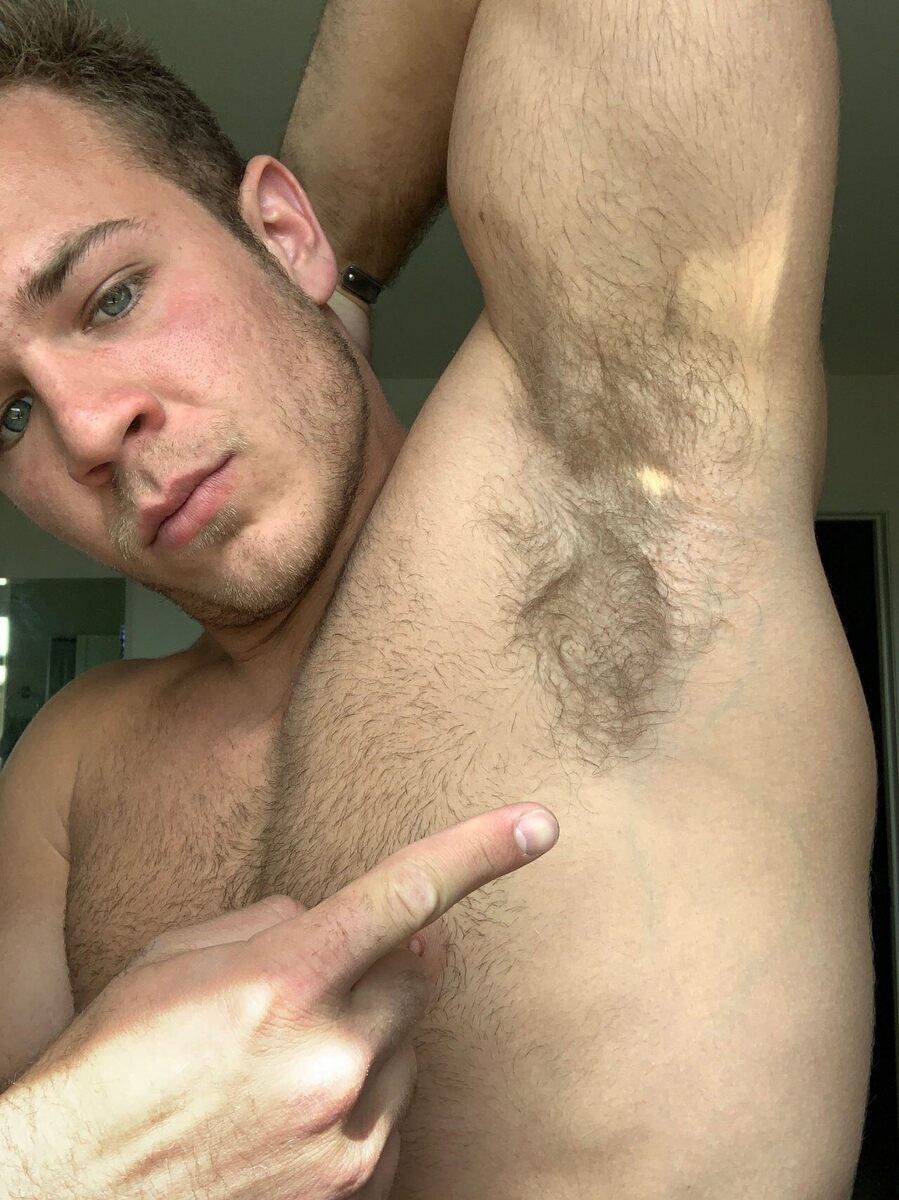 Tongue - here - now - boi!