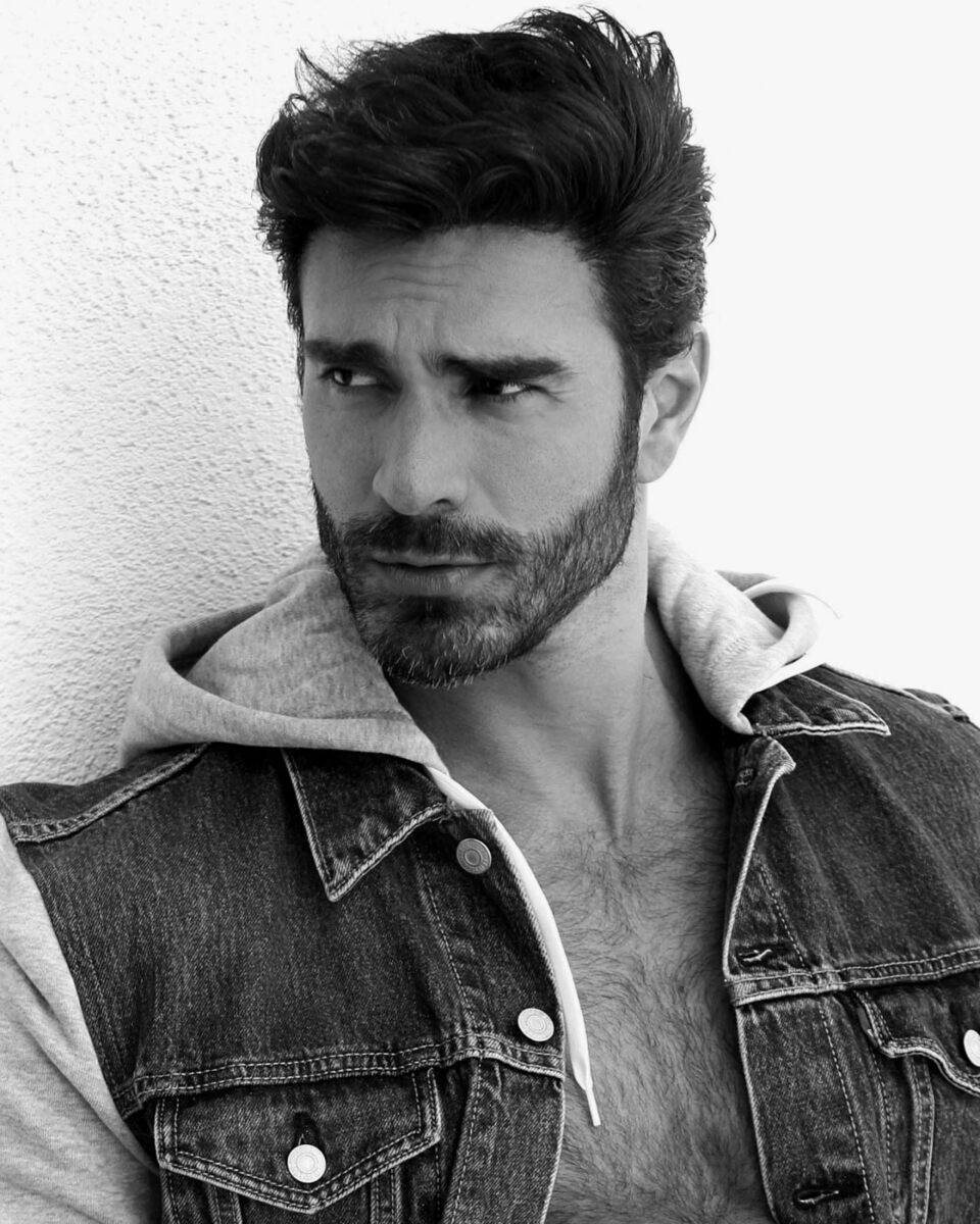 One needs to see more of this looker!
