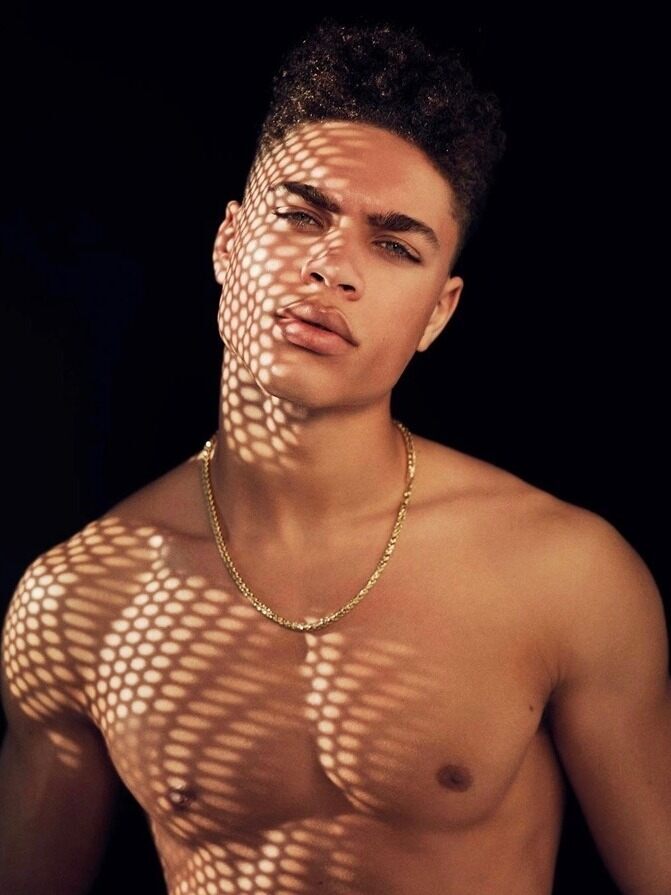 Light and shadow blow job lips