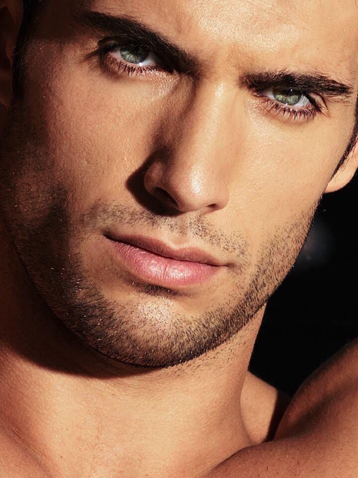 The lips and the eyes have it!