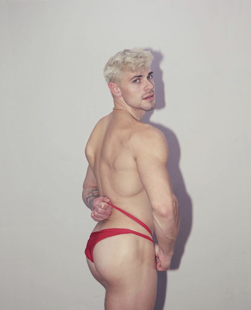 Blondish butt
