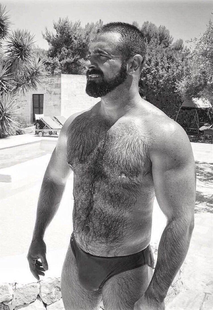 A Palm Springs DILF?