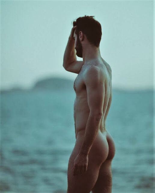 I’m not sure what the background is, bit I like what I see…