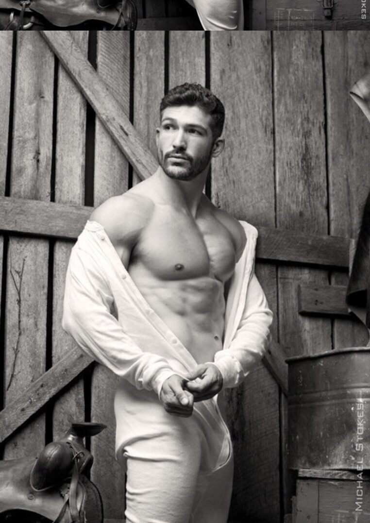 Who woulda thunk he wears long johns!