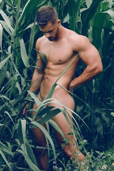 Spanish model Kevin De La Cruz offering paradise in paradise.