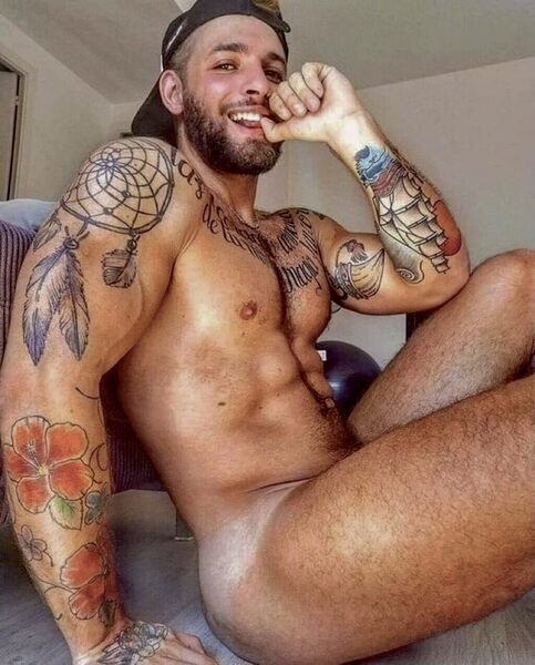 Hey you with the wild tatts and sexy tan line… show me your winning smile!