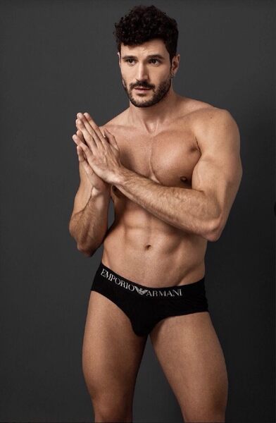 This guy looks like he would be quite flexible in bed…