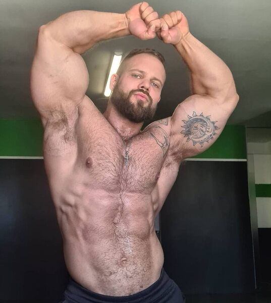 Pec, nips, and pits that need to be appreciated…