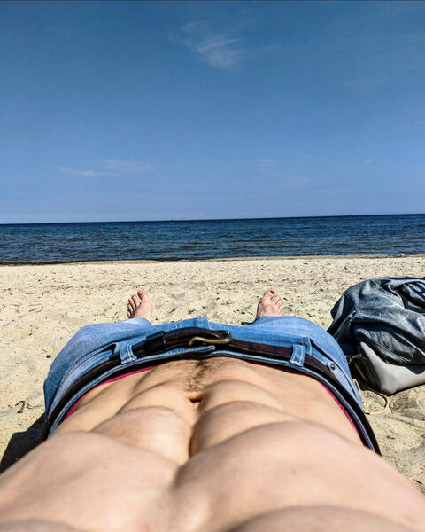 On the beach abs and toes