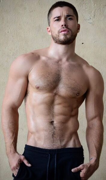 Of course he gives good head…