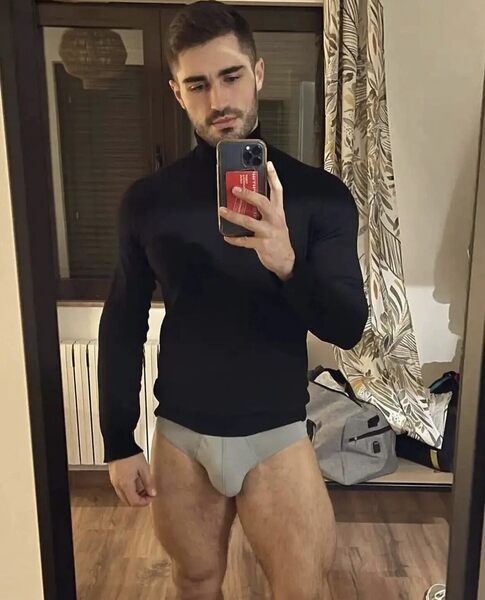 Yes! Very nice thighs!