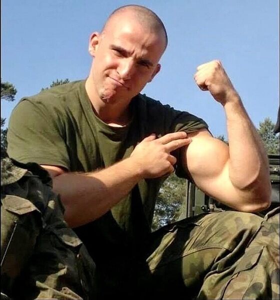 Thank you for your service and showing off that sexy bicep!