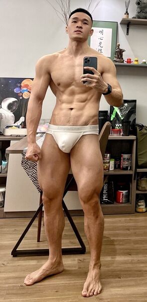 Sexy Asian bro