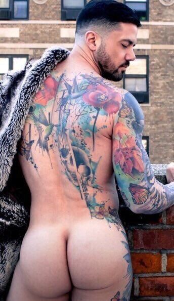 He of the sweet smooth butt with colorful tatts