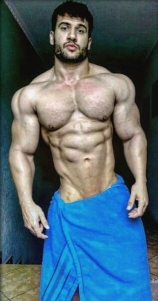 Kiss me muscle