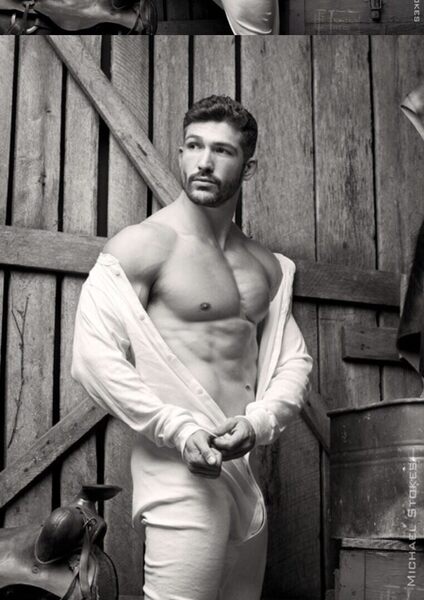 Who woulda thunk he wears long johns!