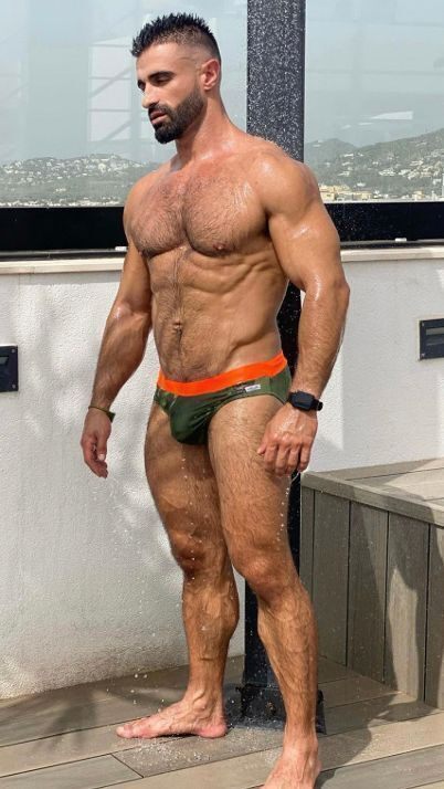 A wet and harddude